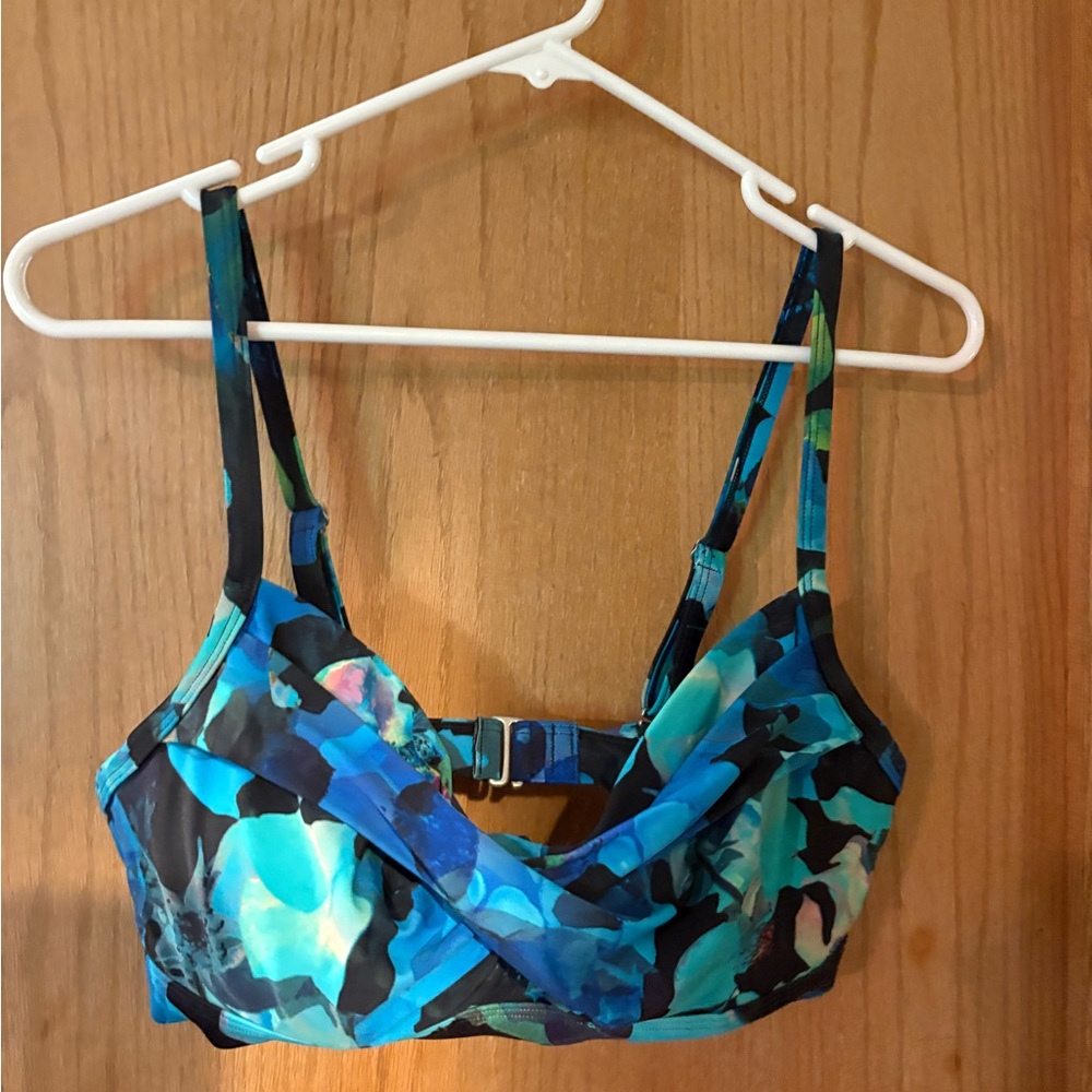 Athleta Blue Floral Bikini Top